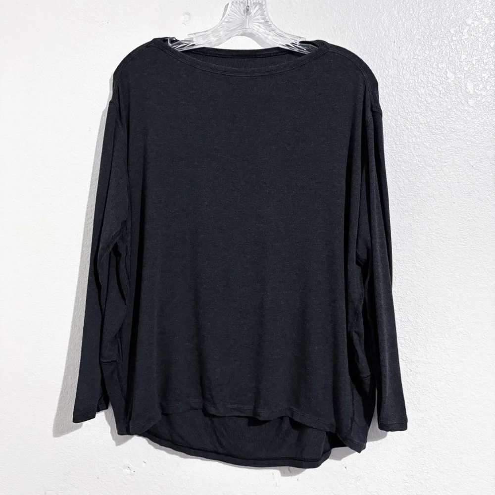 Lululemon Back In Action Long-Sleeve Ribbed Shirt in Heathered Black‎